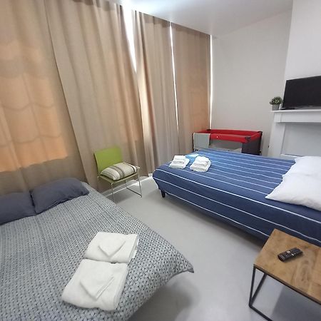 Chez Jean-Claude Bed & Breakfast วาฟร์ ภายนอก รูปภาพ